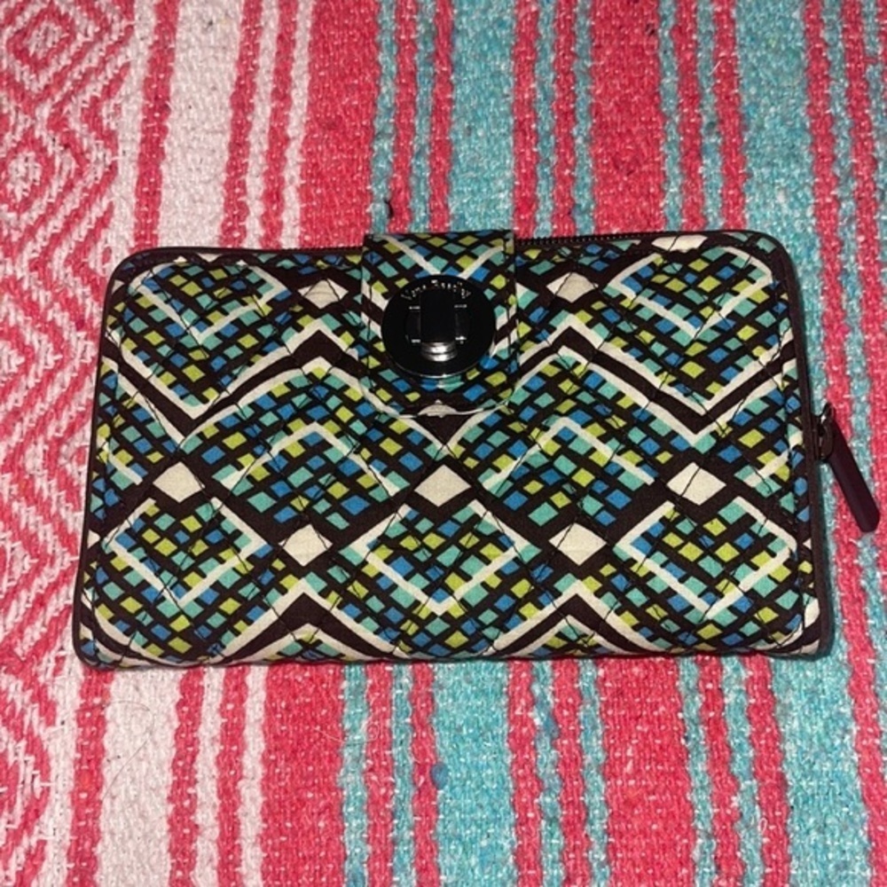 Vera Bradley Bifold Wallet Rain Forest pattern hardly used like new
